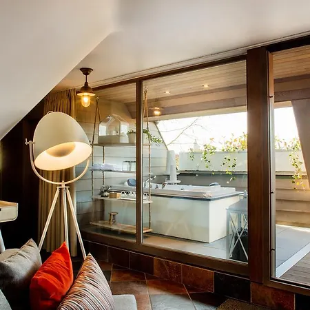 Charmehotel Manoir Ogygia Hotel 4*
